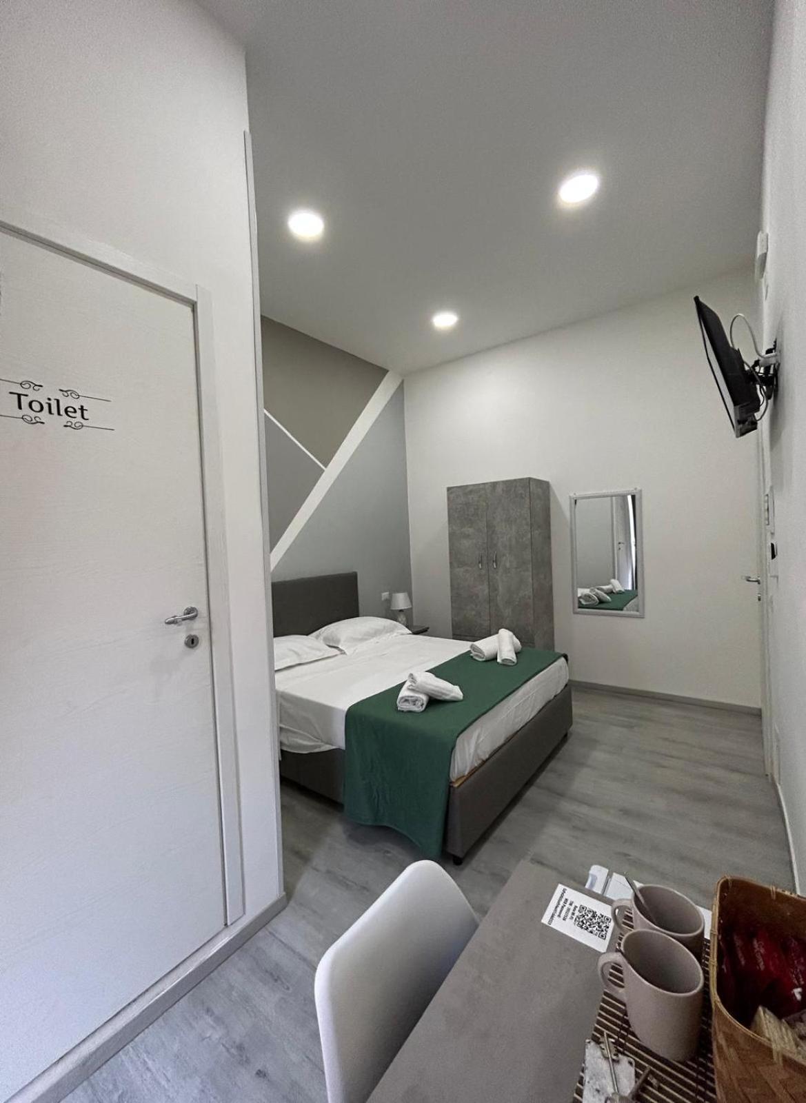 Garibaldi Guest house *